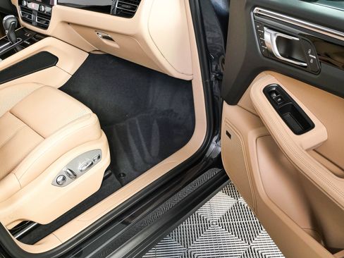 New 2026 Porsche Macan AWD/4WD image 25