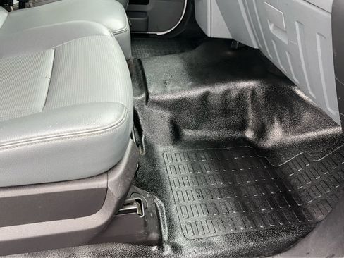 Used 2015 Ford F550 4x4 Regular Cab Super Duty image 43