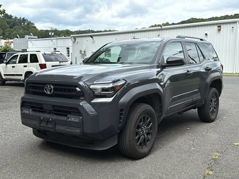 Certified 2025 Toyota 4Runner SR5 AWD/4WD image 3