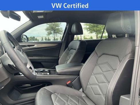 Used 2024 Volkswagen Atlas Cross Sport SE FWD image 15