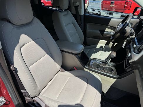 Used 2018 GMC Canyon SLE image 16