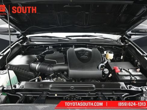 Used 2022 Toyota Tacoma SR AWD/4WD image 30