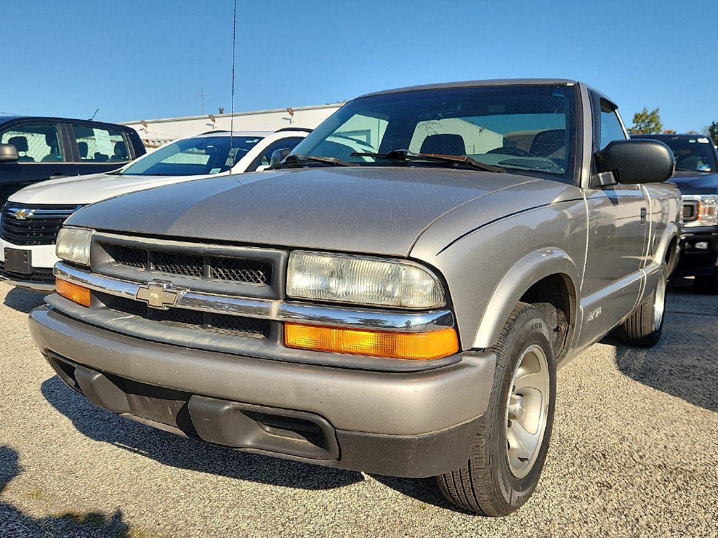 Used 2002 Chevrolet S10 Pickup LS w/ LS Preferred Equipment Group RWD image 5
