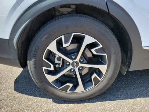 Used 2025 Kia Sportage EX w/ Premium Package FWD image 30