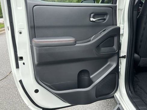 Certified 2025 Nissan Frontier PRO-4X AWD/4WD image 23