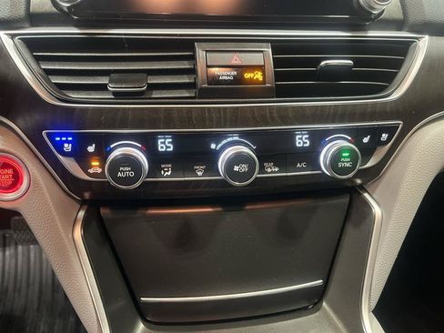 Used 2018 Honda Accord Touring image 14