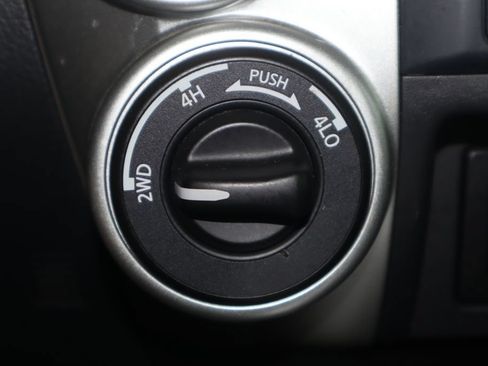Used 2021 Nissan Titan SV w/ SV Convenience Package AWD/4WD image 26