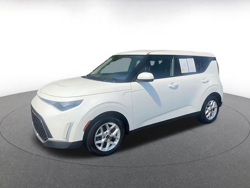 Used 2025 Kia Soul LX w/ LX Technology Package image 8
