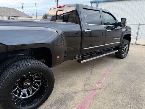 Used 2015 GMC Sierra 3500 Denali w/ Duramax Plus Package image 39