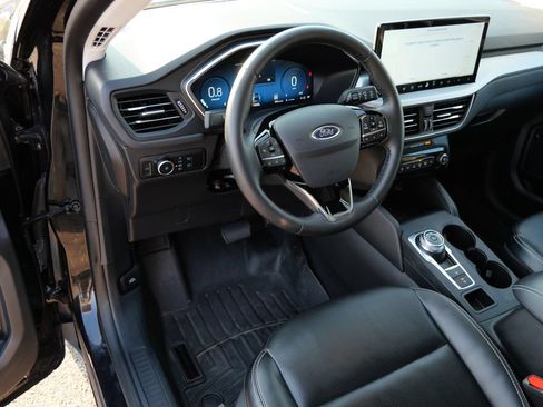 Used 2024 Ford Escape Platinum AWD/4WD image 11