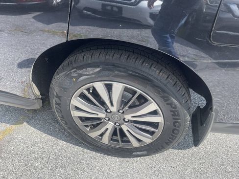 Used 2019 Nissan Pathfinder S AWD/4WD image 30