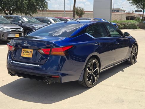 Used 2023 Nissan Altima 2.5 SR FWD image 3
