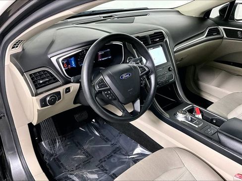 Used 2019 Ford Fusion SE image 13
