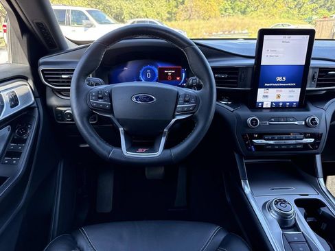 Used 2020 Ford Explorer ST w/ ST Street Pack image 17