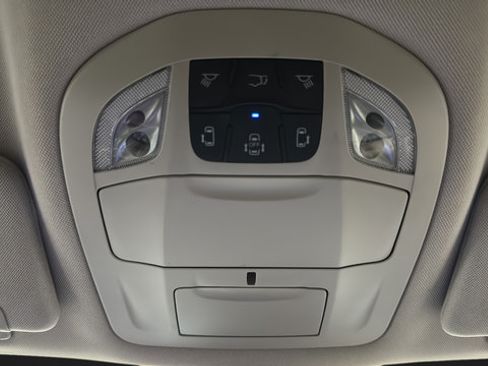 Used 2023 Chrysler Pacifica Touring-L w/ Uconnect Theater Family Group AWD/4WD image 34