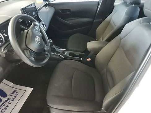 Used 2022 Toyota Corolla LE image 6