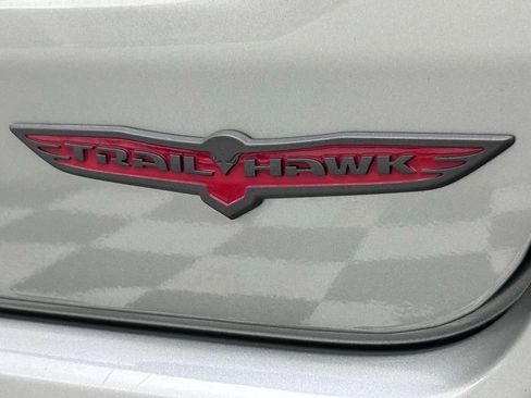 Used 2023 Jeep Compass Trailhawk image 12