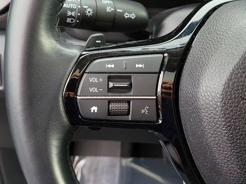 Certified 2025 Honda Pilot Touring image 24