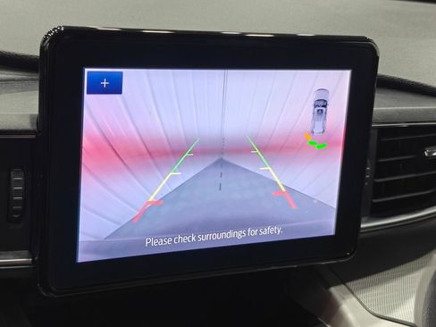 Used 2021 Ford Explorer XLT w/ Equipment Group 202A image 7