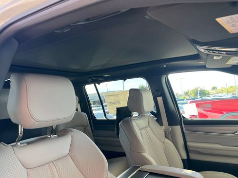 New 2026 Jeep Grand Wagoneer Limited AWD/4WD image 16