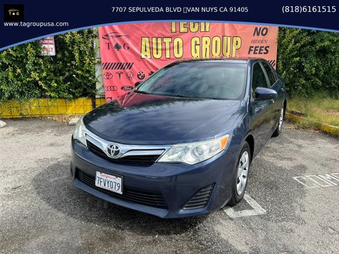 Used 2014 Toyota Camry LE image 1
