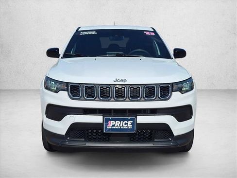 Used 2025 Jeep Compass Sport AWD/4WD image 2
