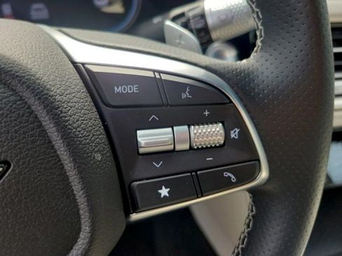 Used 2025 Genesis G70 2.5T RWD image 23