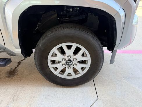 Used 2025 Toyota Tacoma SR AWD/4WD image 24