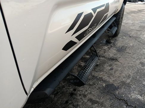 Used 2016 Toyota Tacoma SR image 7