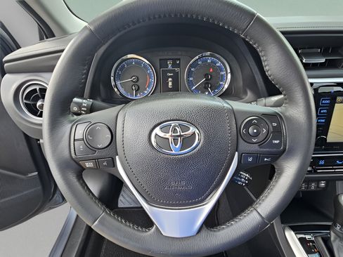 Certified 2018 Toyota Corolla XLE FWD image 23