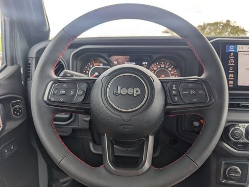 Used 2024 Jeep Wrangler Unlimited Rubicon w/ Convenience Group AWD/4WD image 26