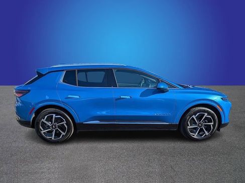 Used 2025 Chevrolet Equinox EV LT w/ Convenience Package image 6