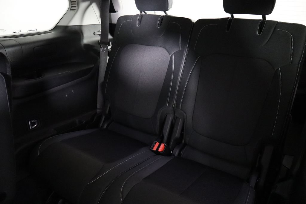 Used 2023 Jeep Grand Cherokee L Laredo AWD/4WD image 17