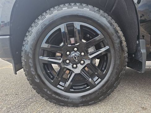 Used 2022 Chevrolet Silverado 1500 RST AWD/4WD image 32