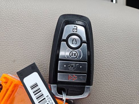 Used 2024 Ford Expedition Max Limited image 33