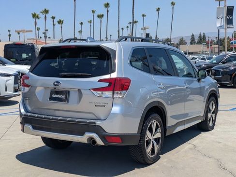Used 2019 Subaru Forester Touring AWD/4WD image 5