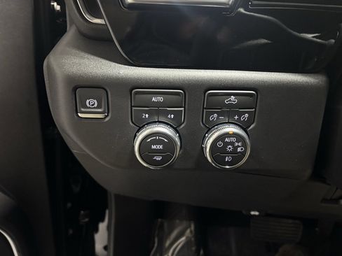 New 2026 GMC Sierra 1500 Elevation image 14