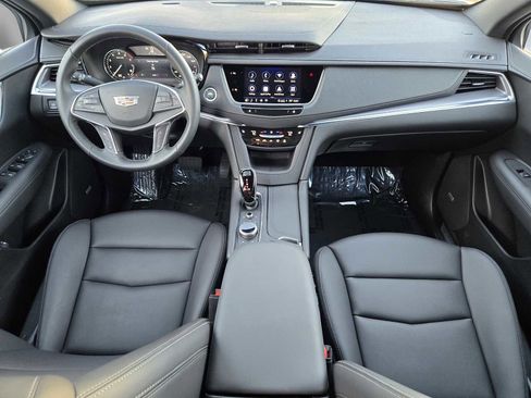 New 2025 Cadillac XT5 Luxury image 15