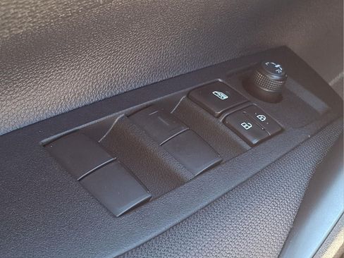 Used 2026 Toyota Corolla SE FWD image 24