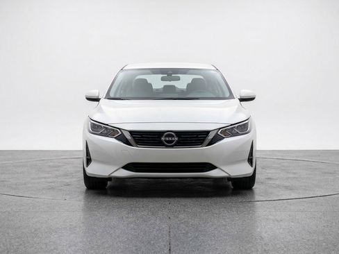 Used 2025 Nissan Sentra S FWD image 2