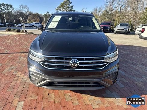 Used 2024 Volkswagen Tiguan SE image 31