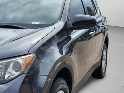 Used 2015 Toyota RAV4 LE image 8