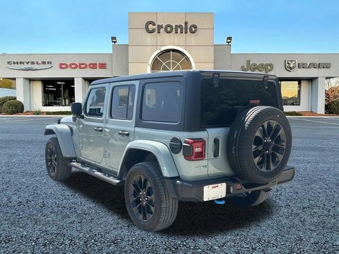 Used 2023 Jeep Wrangler Sahara AWD/4WD image 5