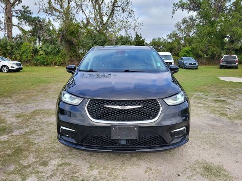 Used 2024 Chrysler Pacifica Limited FWD image 6