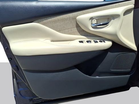 Used 2023 Nissan Murano SV AWD/4WD image 10