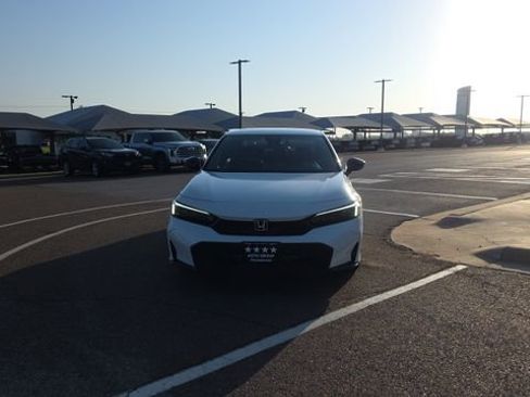 Used 2025 Honda Civic Sport image 3