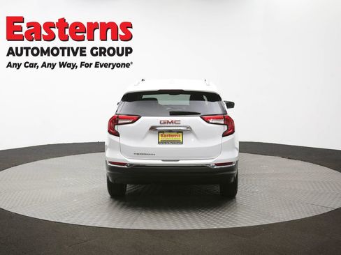 Used 2024 GMC Terrain SLT image 40