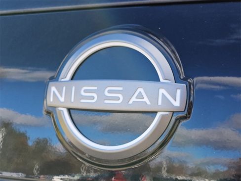 New 2025 Nissan Rogue SL w/ Tech Package image 16