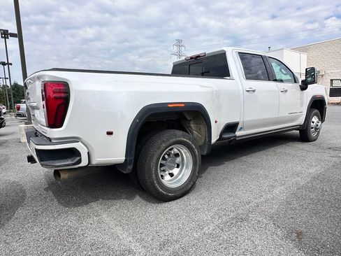 Used 2024 GMC Sierra 3500 Denali Ultimate AWD/4WD image 4