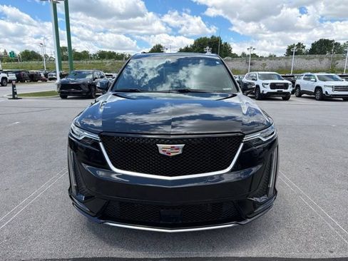 Used 2024 Cadillac XT6 Sport w/ Technology Package AWD/4WD image 2